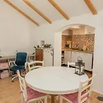 Apartman Rovenska A2+1*** *