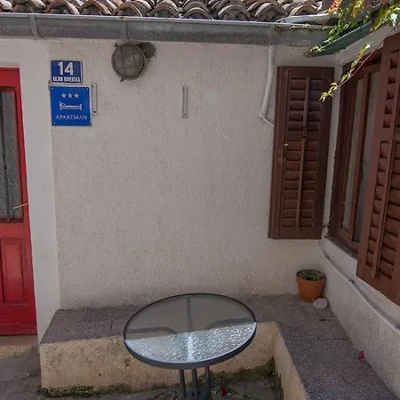 Daire Rovenska A2+1*** Veli Lošinj