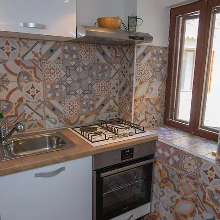 Rovenska A2+1*** Daire Veli Lošinj