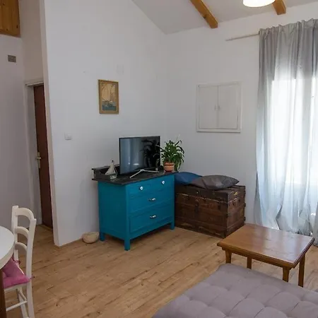 Rovenska A2+1*** Veli Losinj