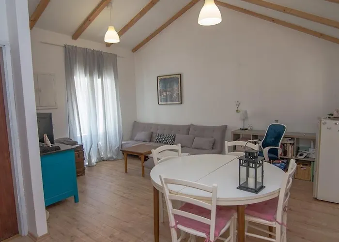 Rovenska A2+1*** * Veli Lošinj