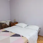 Rovenska A2+1*** Apartament *